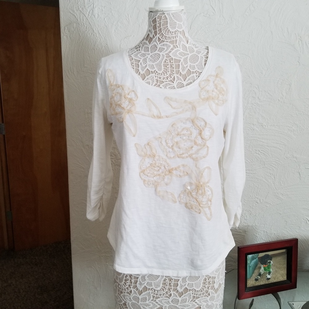 Style & Co 3/4 length sleeve w/front trim.